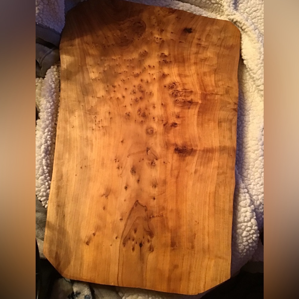 Beautiful Wood Serving Board in Excellent Condition